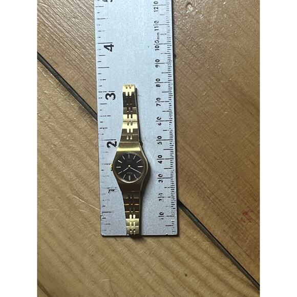Vintage pulsar quartz gold tone wrist watch. sleek. classic. untested. - Picture 11 of 11